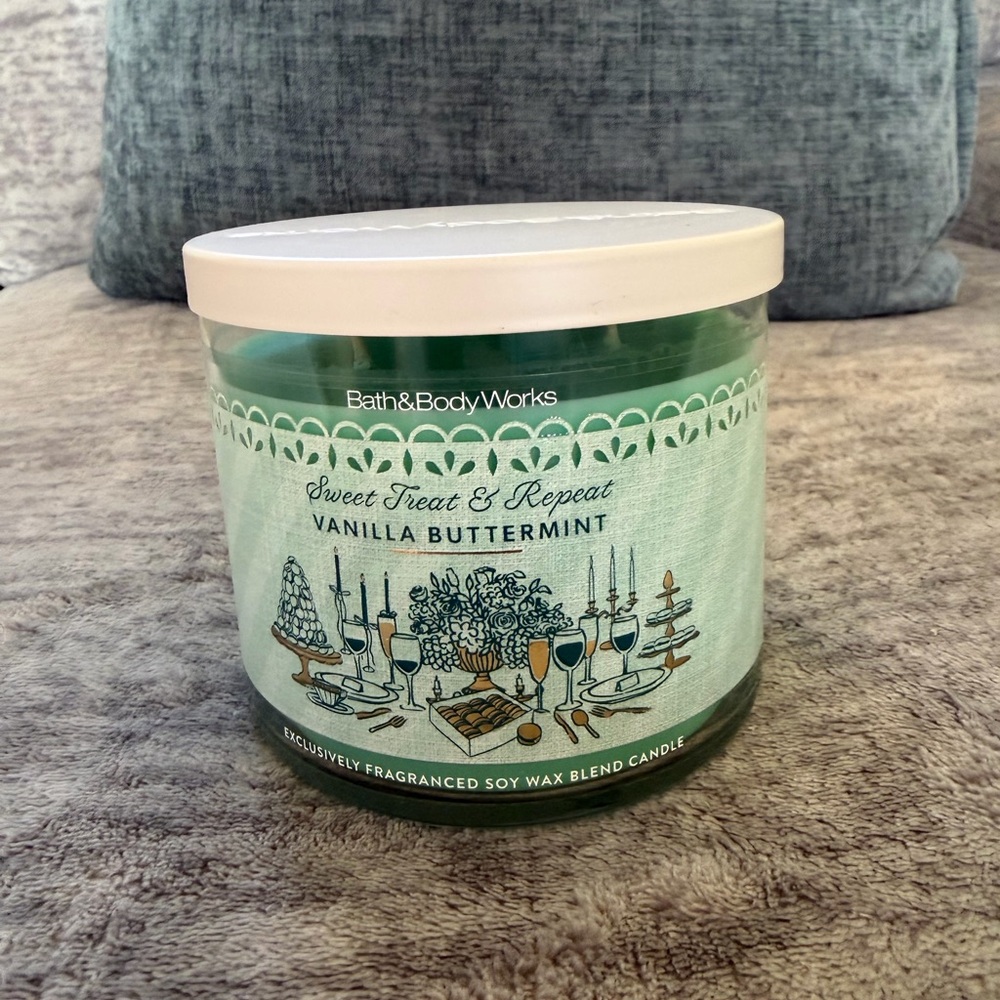 Vanilla Buttermint Bath and Body Works 3 Wick Candle